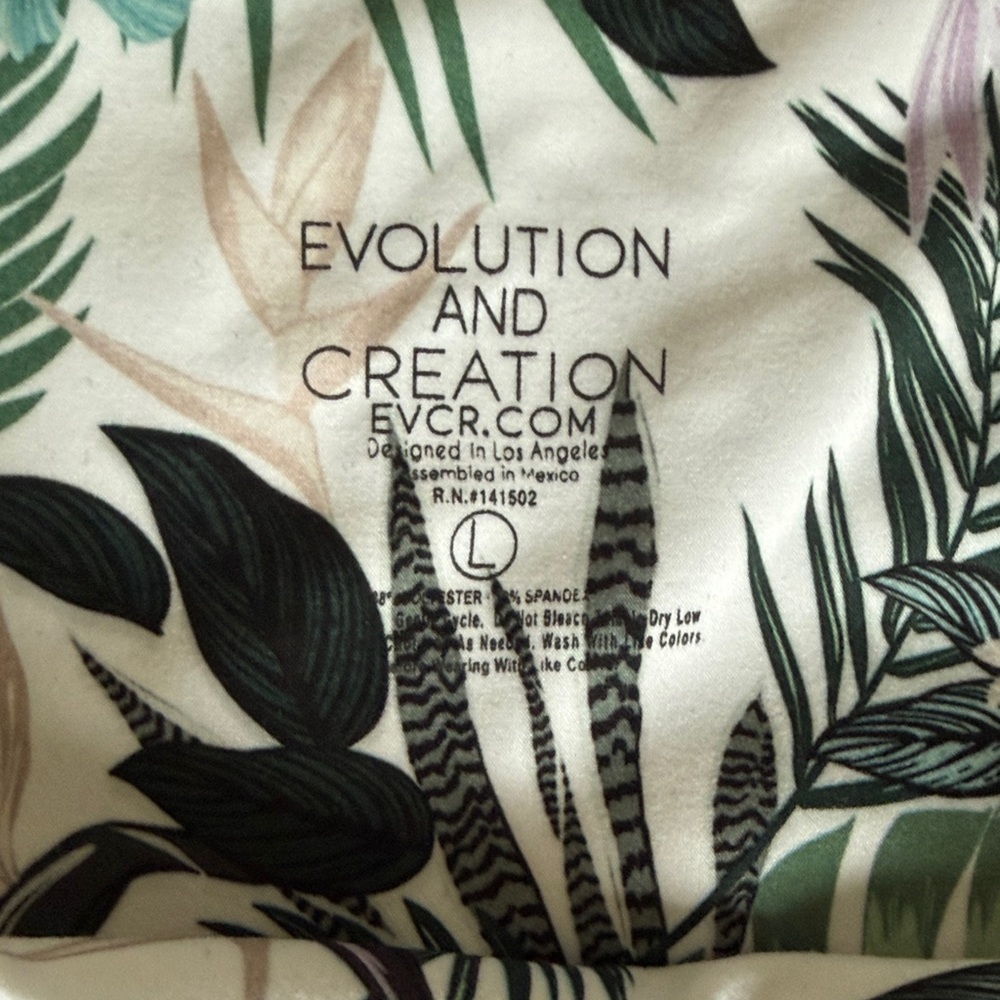 Evolution and Creation Tropical Leaf Print Leggings - Green and Black. 3/4 lgth - Picture 2 of 4